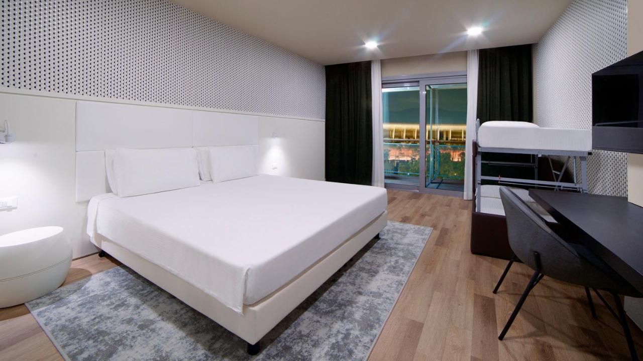 Holiday Inn Nola - Naples Vulcano Buono By Ihg Esterno foto