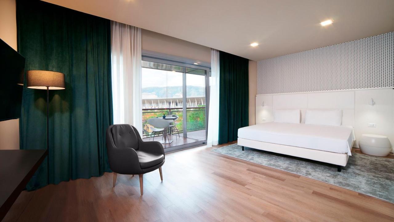 Holiday Inn Nola - Naples Vulcano Buono By Ihg Esterno foto